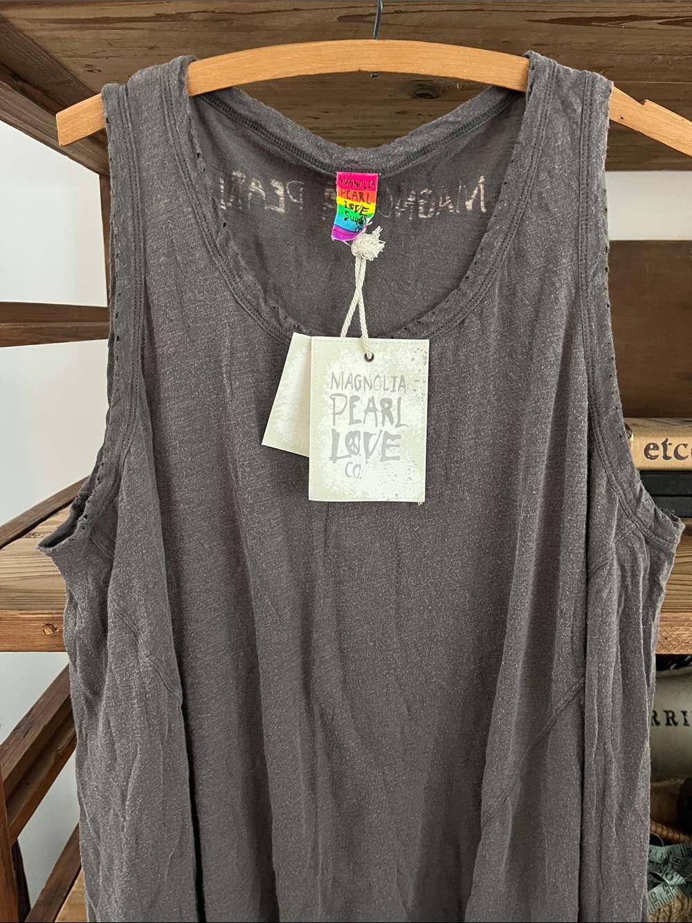 ♥️ Magnolia Pearl Paz Tank - Picture 11 of 12